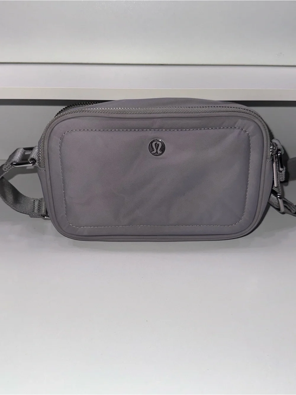 lululemon athletica Women’s Light Gray Shoulder Bag